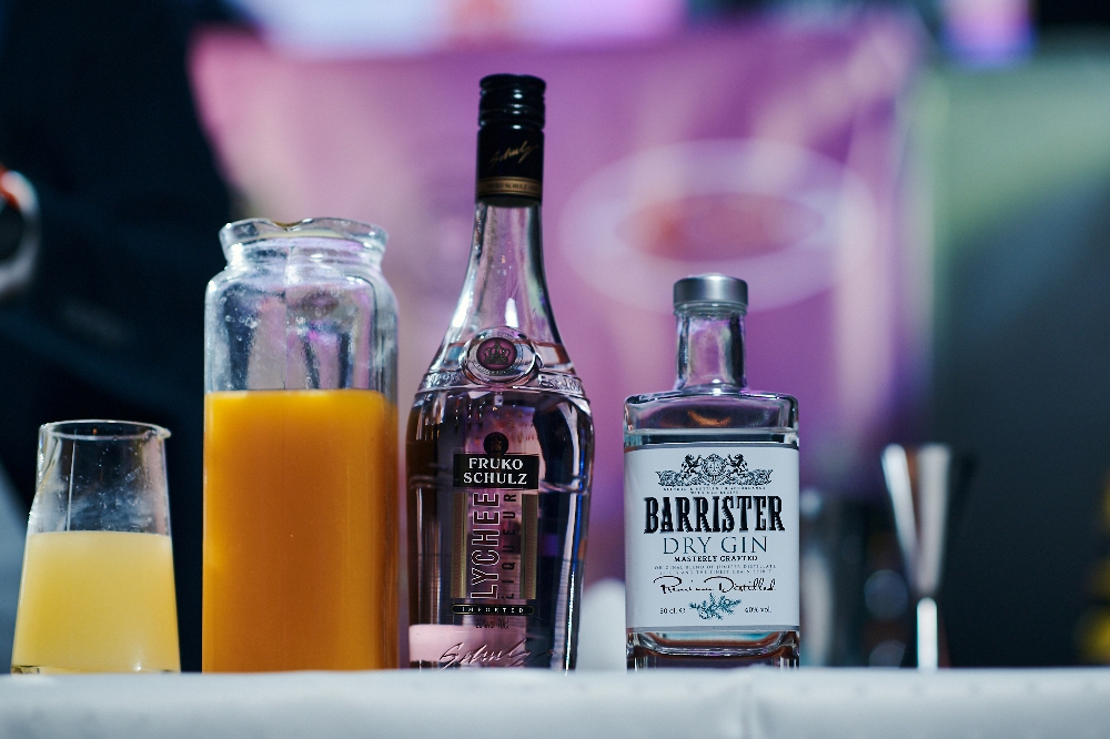 bar 019.jpg